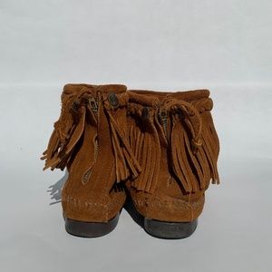 Minnetonka Shoes - Minnetonka High Top Back Zip Boot Brown Size 6 Minnetonka Shoes - Minnetonka High Top Back Zip Boot Brown Size 6